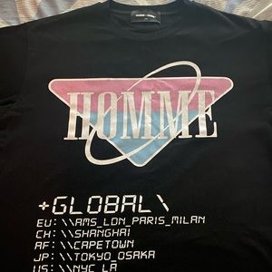 size LARGE *oversized fit* Homme Femme T shirt ONLY WORN ONCE!